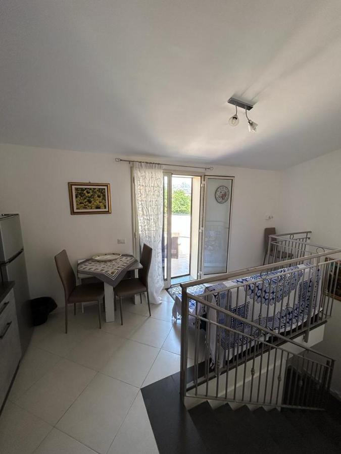 Nina Apartament Giardini Naxos Con Posto Auto Extérieur photo