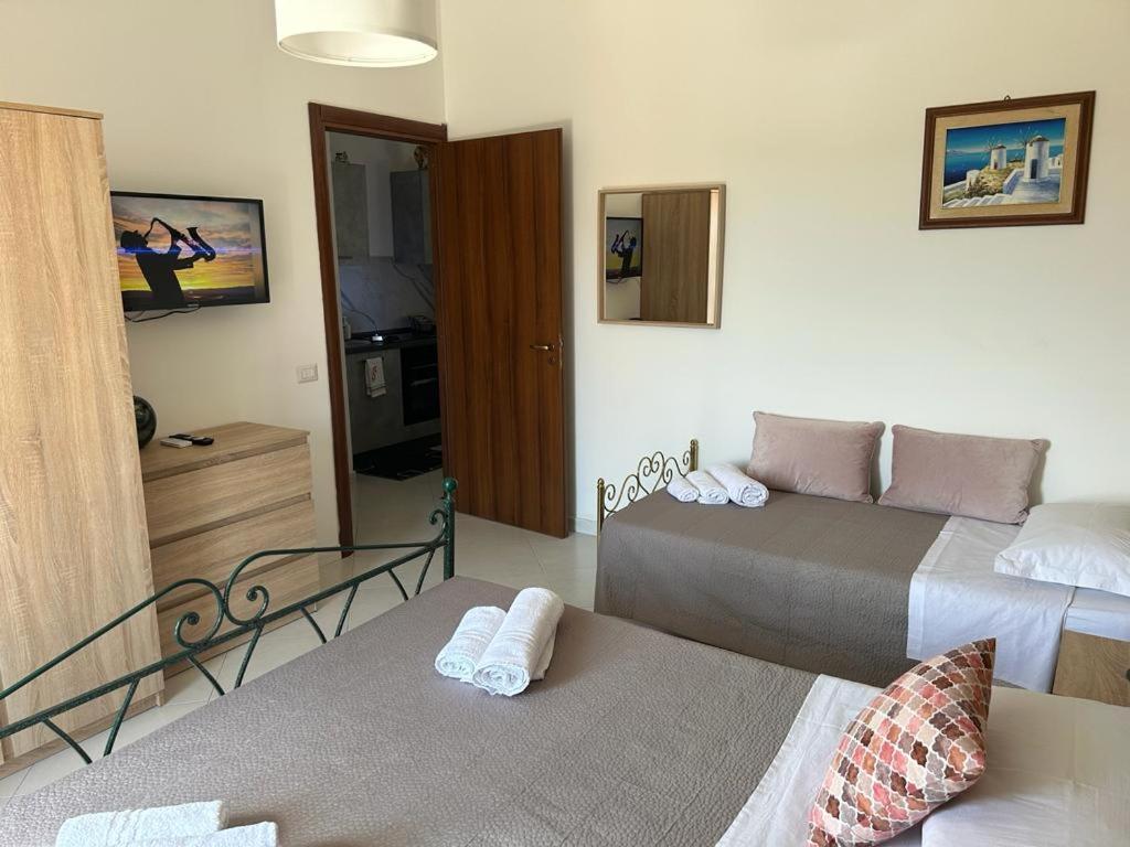 Nina Apartament Giardini Naxos Con Posto Auto Extérieur photo