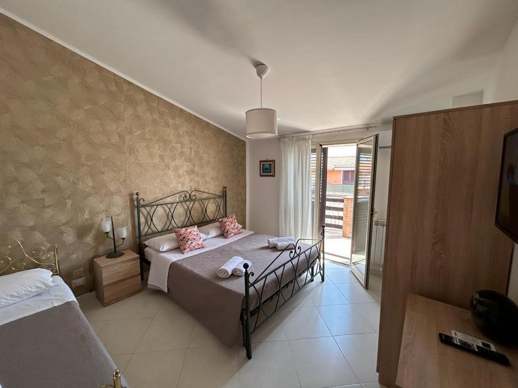 Nina Apartament Giardini Naxos Con Posto Auto Extérieur photo